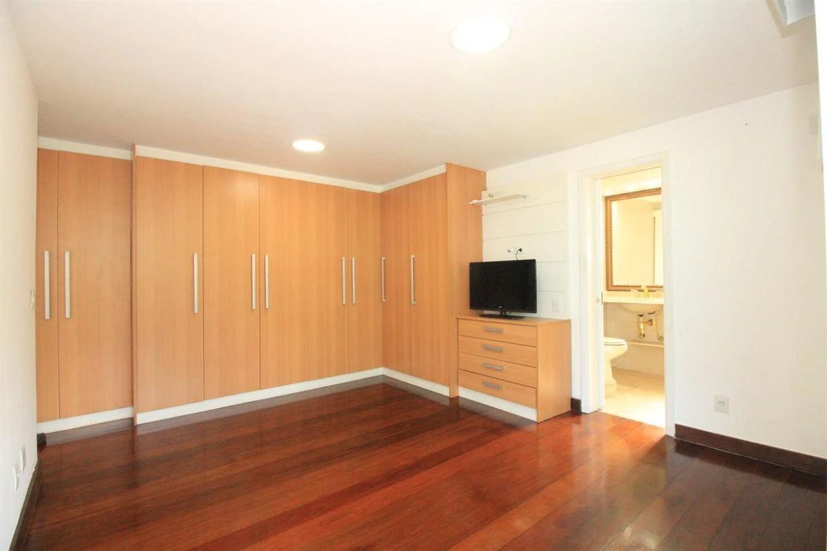 Furnished 4-bedroom apartment with 2 en-suites and 274 m² — photo 13