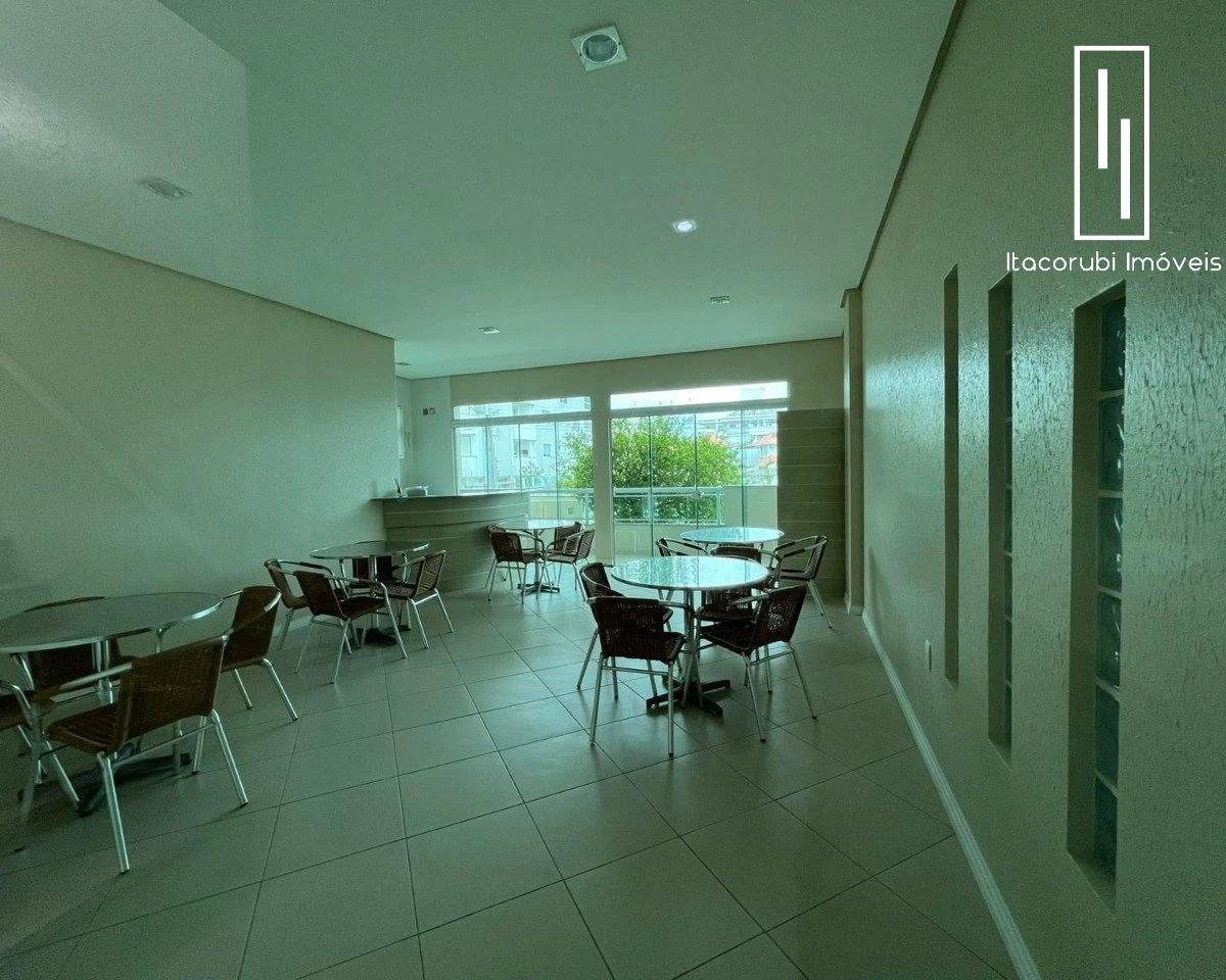Balcony with a grill in a 2-bedroom apartment, 128 m² — photo 27