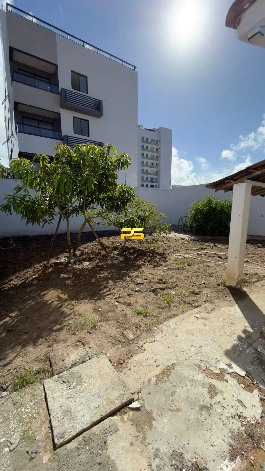 House with 3 bedrooms and 1 bathroom, 450 m² — photo 4