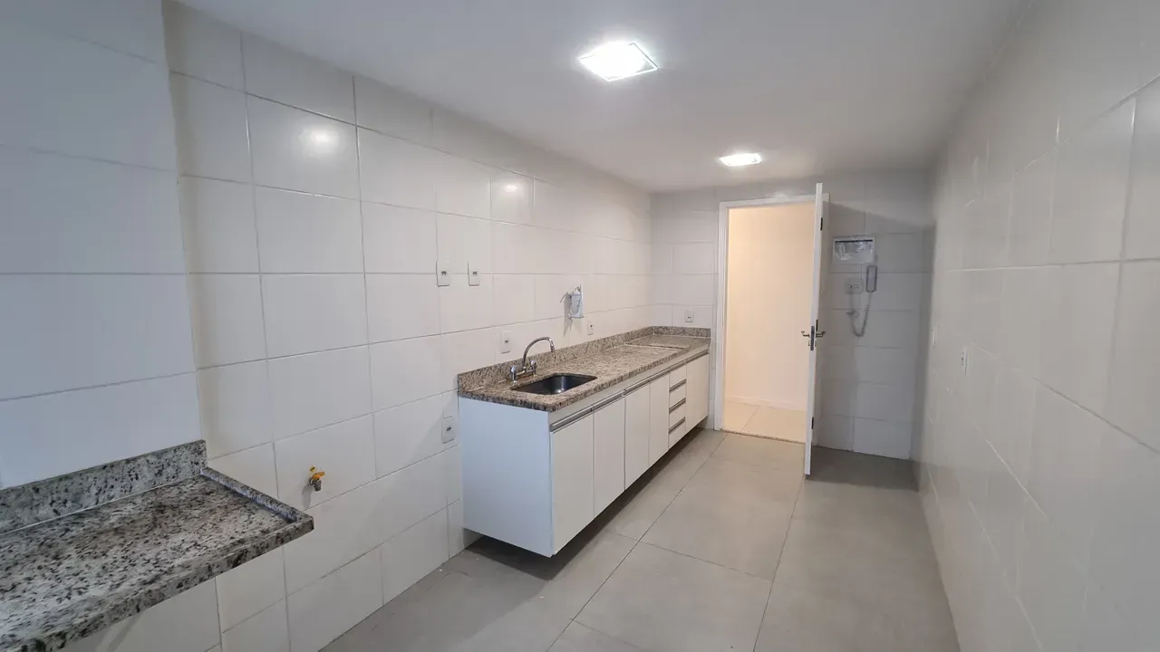 Unfurnished apartment with 2 bedrooms and 2 bathrooms — photo 2