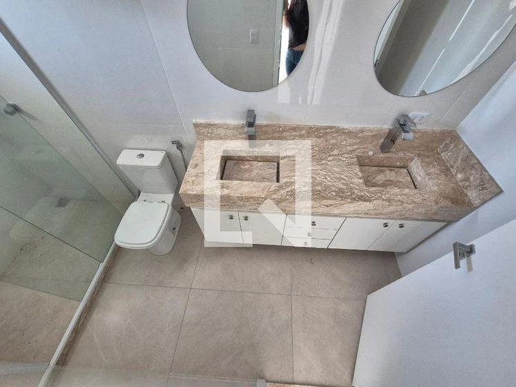 Floor-to-ceiling windows in a 4-bedroom house, 430 m² — photo 43