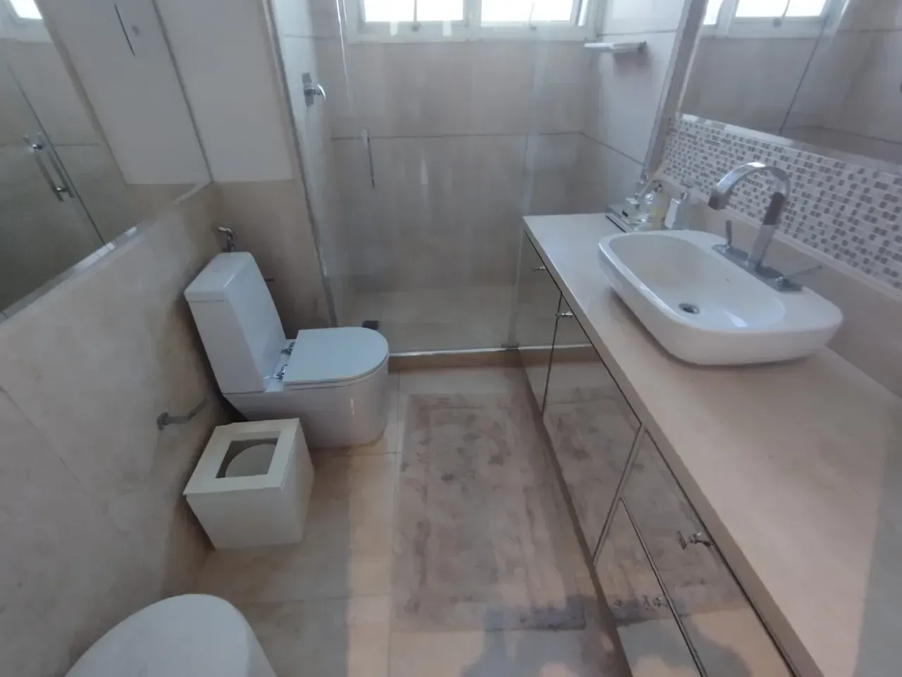 Apartamento sem mobília com 4 quartos e 5 banheiros — photo 24