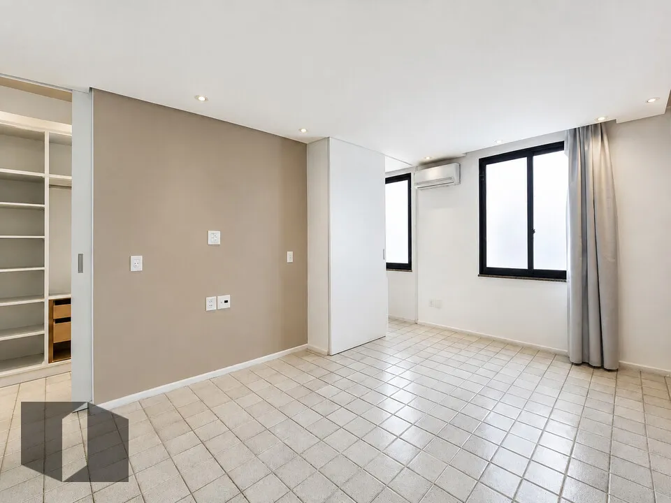 Apartment with air conditioning and 4 bedrooms — photo 16