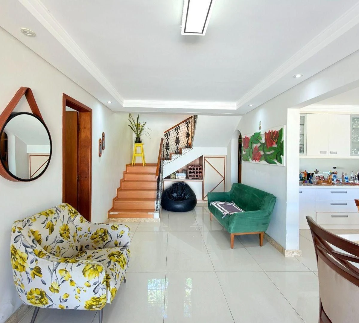 4-bedroom house with a bathtub in Curitiba — photo 20