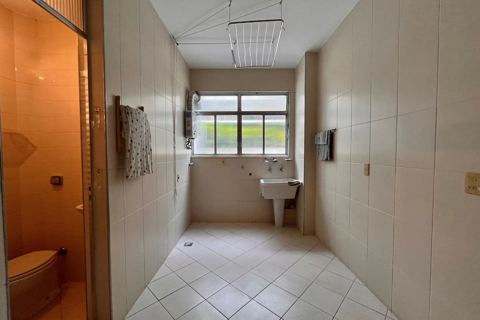 3-bedroom apartment with a water view — photo 7