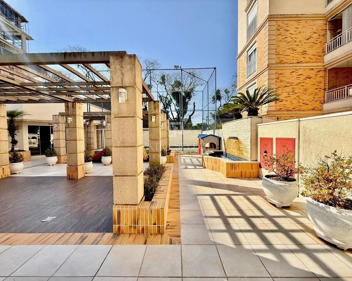 Furnished apartment with 2 bedrooms and glass balcony — photo 19
