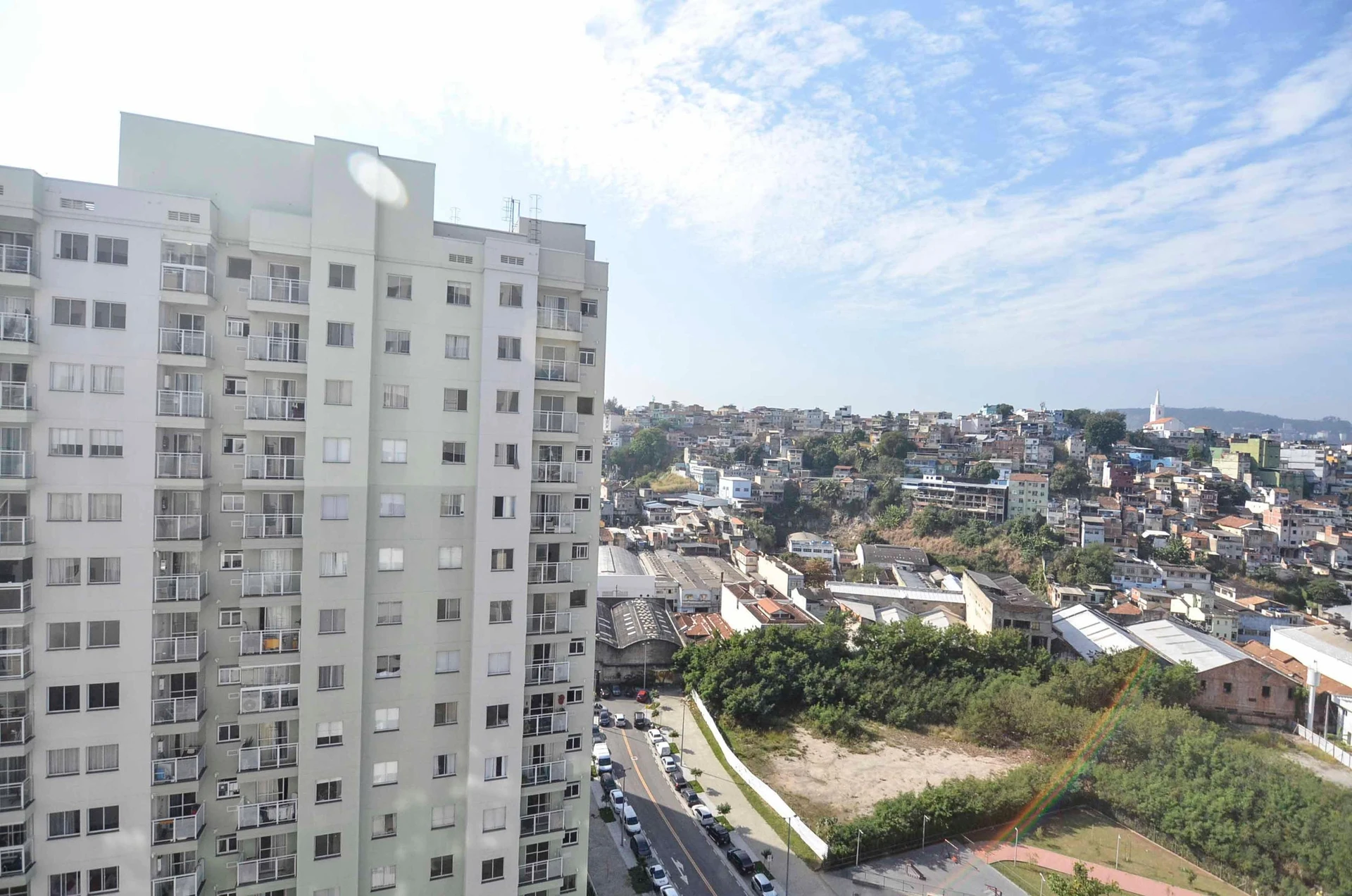 Apartamento de 2 quartos com varanda fechada de vidro — photo 36