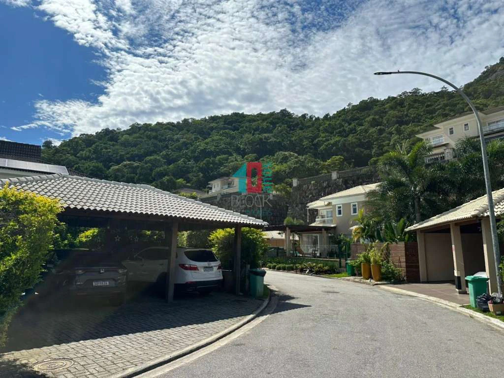 Furnished house with 5 bedrooms and 9 total bathrooms — photo 5