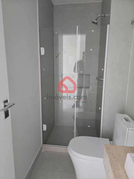 Casa de 214 m² com 4 suítes e 5 banheiros — photo 23