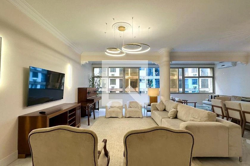 Furnished 220 m² apartment with 4 bedrooms and a suite — photo 24