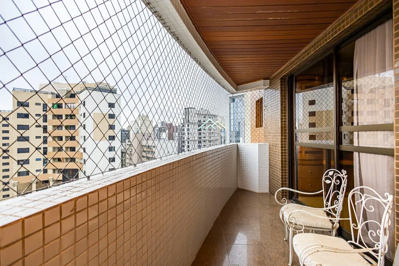 Furnished 4-bedroom apartment with 4 bathrooms — photo 16