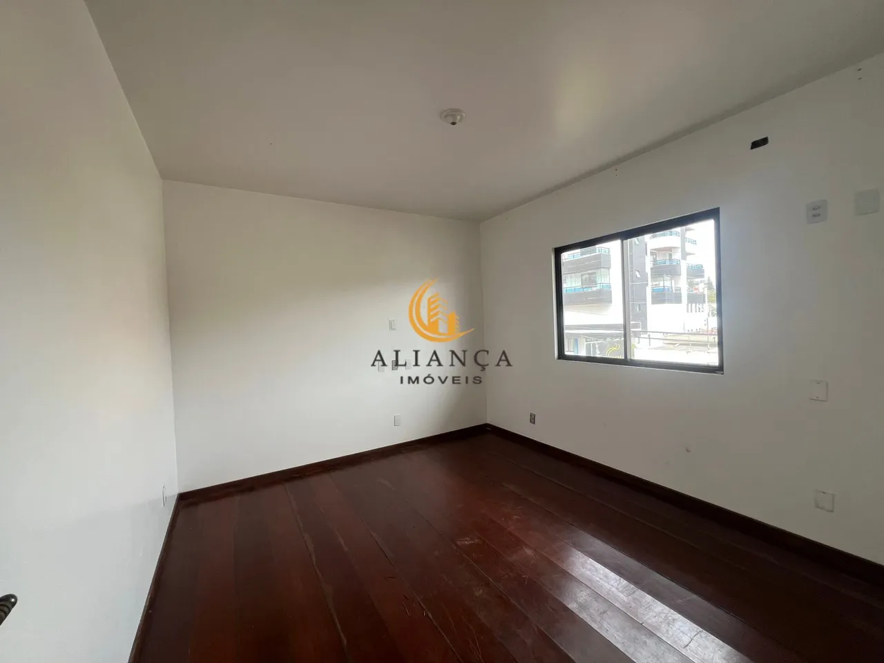 5-bedroom house with a bathtub in Florianópolis — photo 12