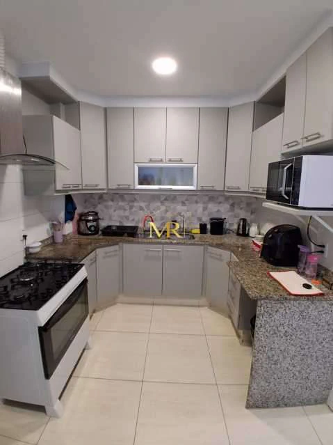 170 m² apartment with 3 bedrooms and a balcony — photo 2