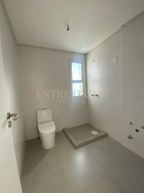 Duplex apartment with enclosed balcony and open kitchen — photo 19
