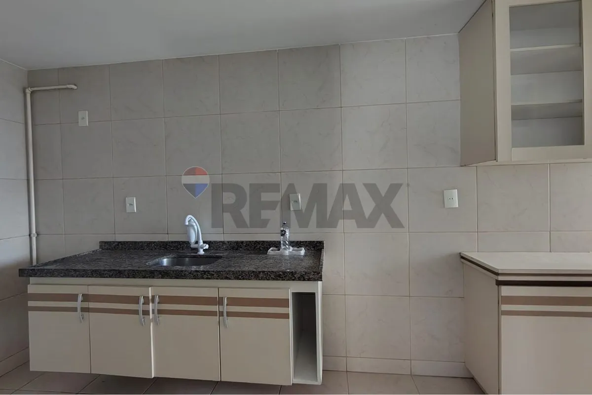Квартира: 3 спальні, 1 з власною ванною кімнатою, 88 м² — photo 2