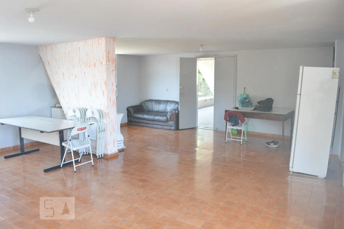 Furnished 2-bedroom apartment with private BBQ — photo 8