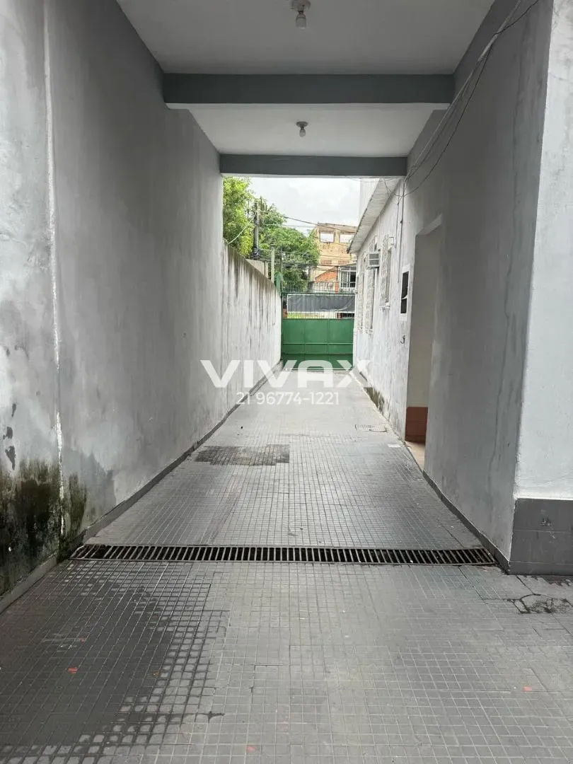 Garden in a 5-bedroom house, 415 m² — photo 10