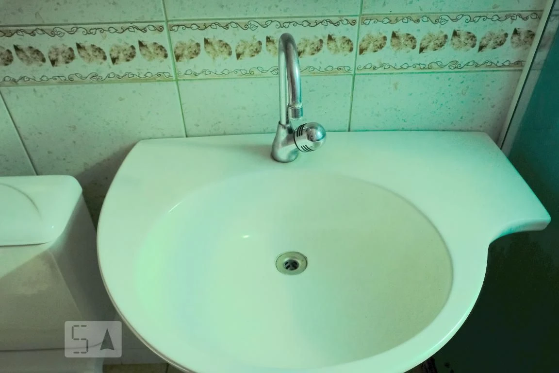 Apartamento sem mobília com cozinha separada e lavanderia — photo 18