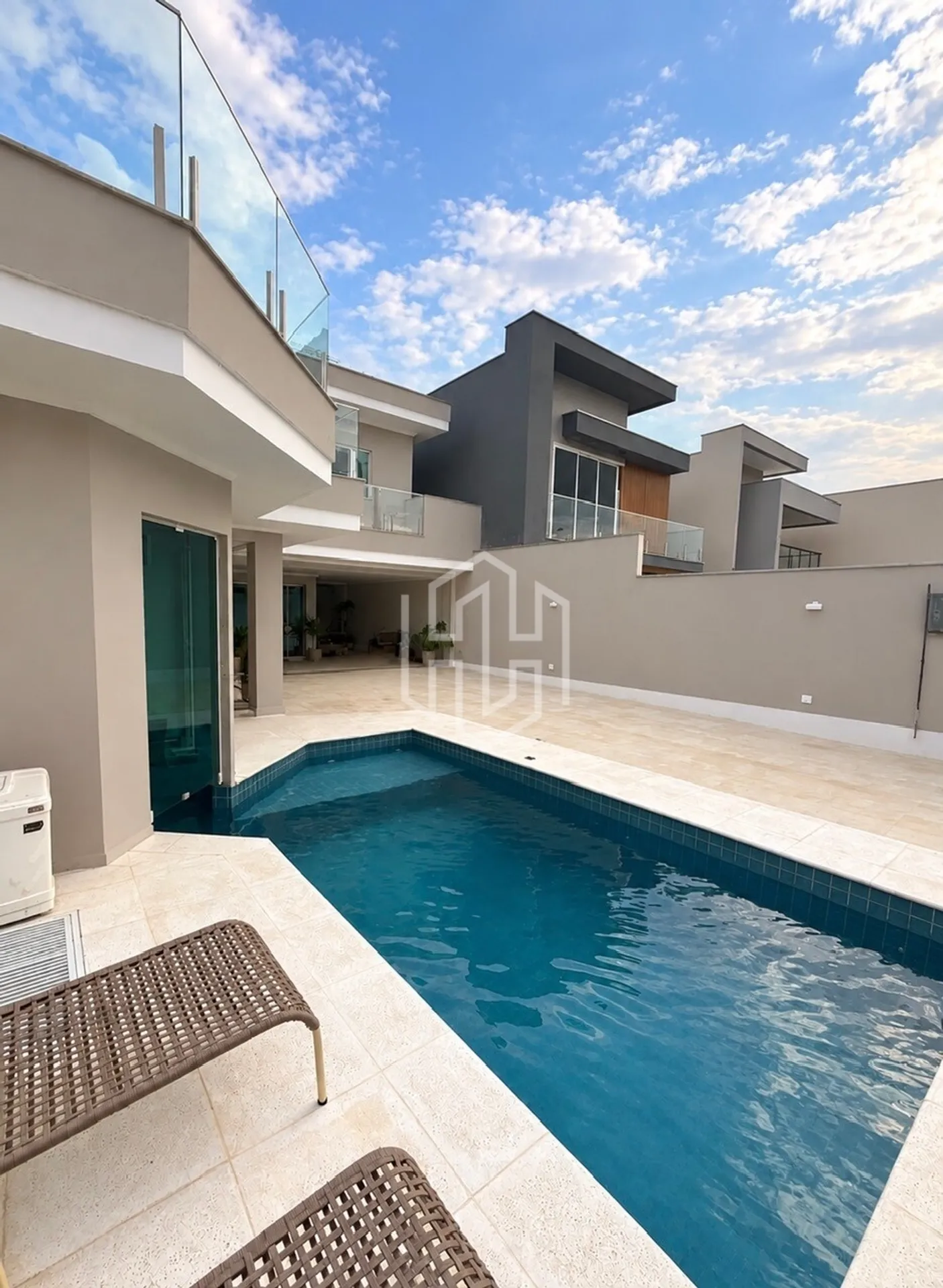 Furnished triplex house with 5 bedrooms and open kitchen — photo 5