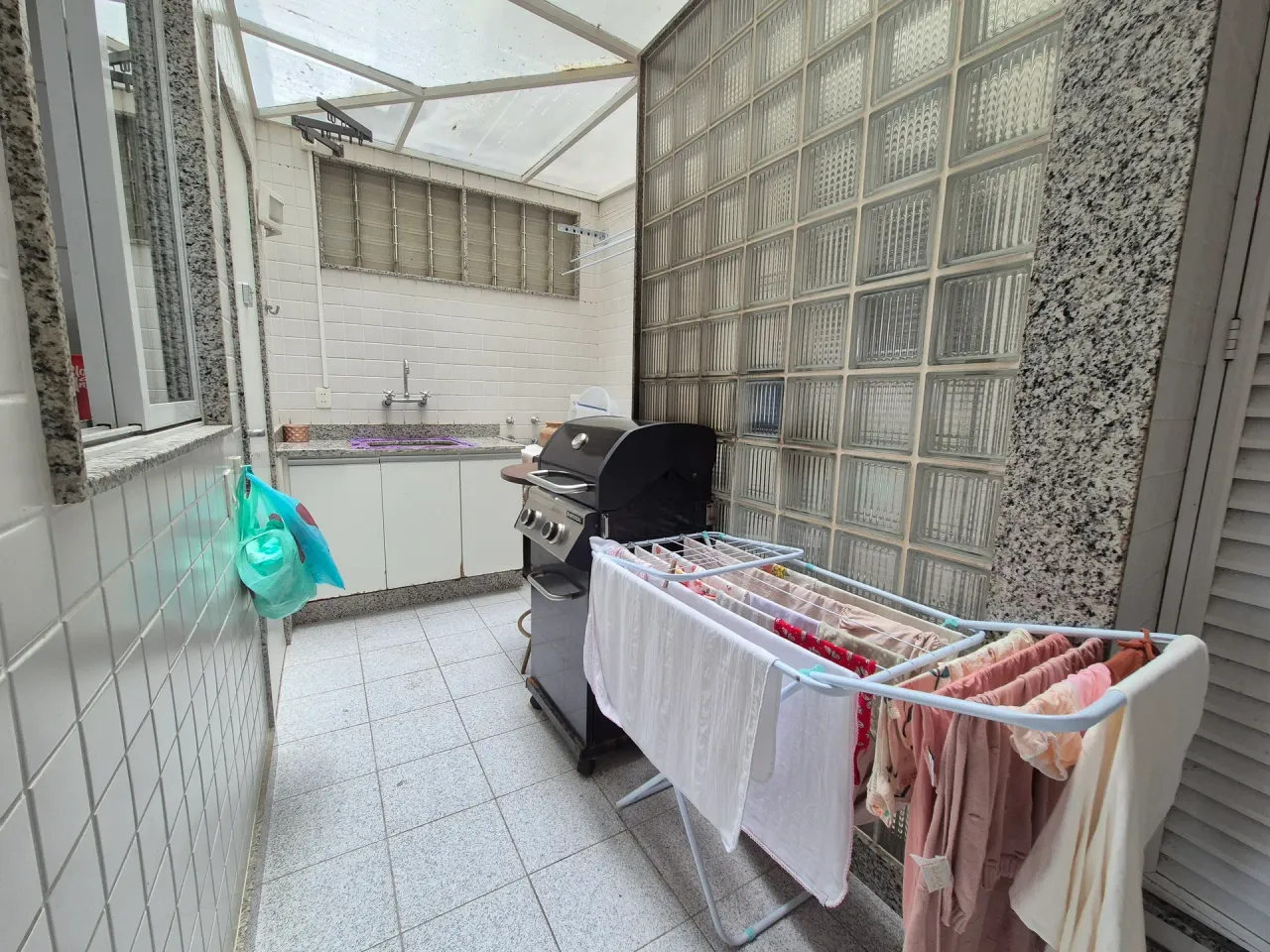 115 m² apartment with 2 bedrooms and 3 bathrooms — photo 17