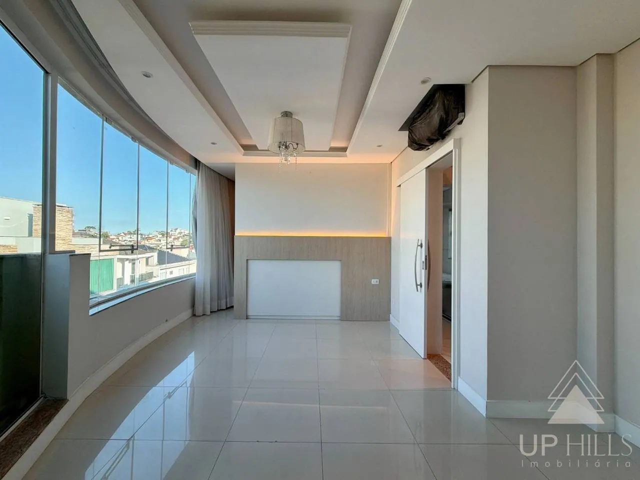 House with 3 en-suite bedrooms and open gas kitchen