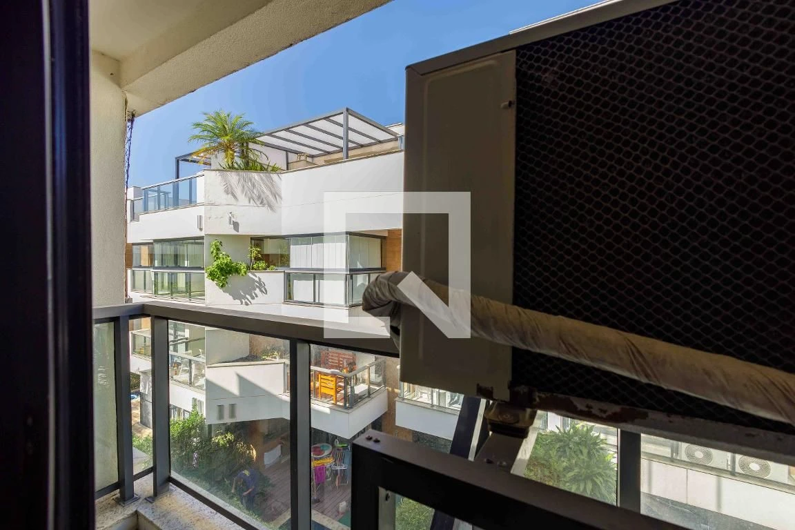 Apartamento mobiliado com 4 quartos e 4 banheiros — photo 23