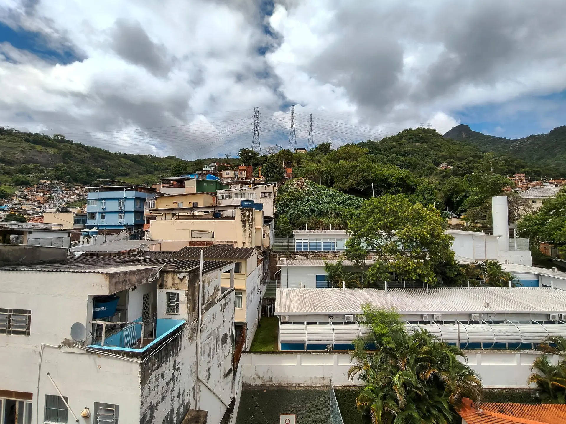Mountain view in a 3-bedroom apartment, 200 m² — photo 26