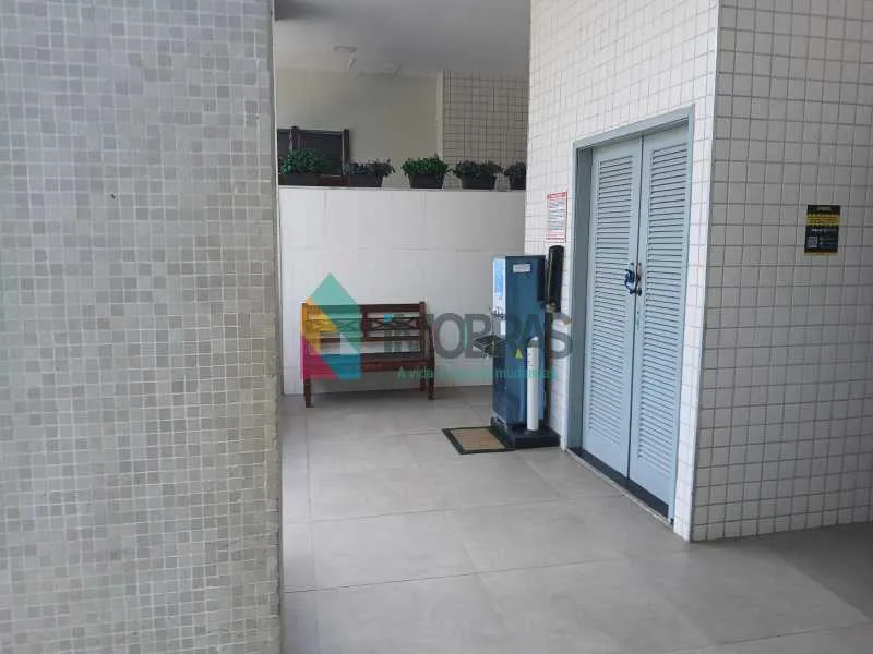 Furnished apartment with 2 bedrooms and a city view — photo 27