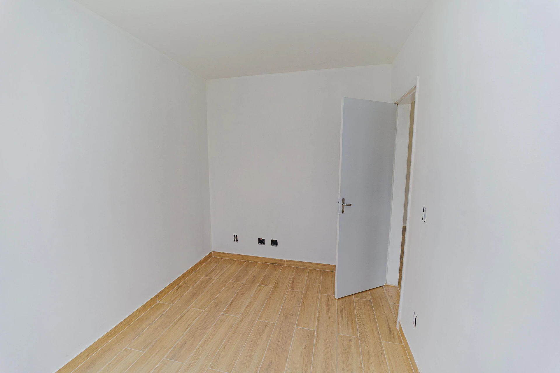 Apartment, 53 m², with wood or laminate floors — photo 19