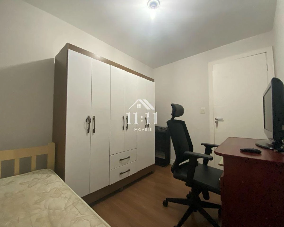 3-bedroom apartment with a home office in Curitiba — photo 23