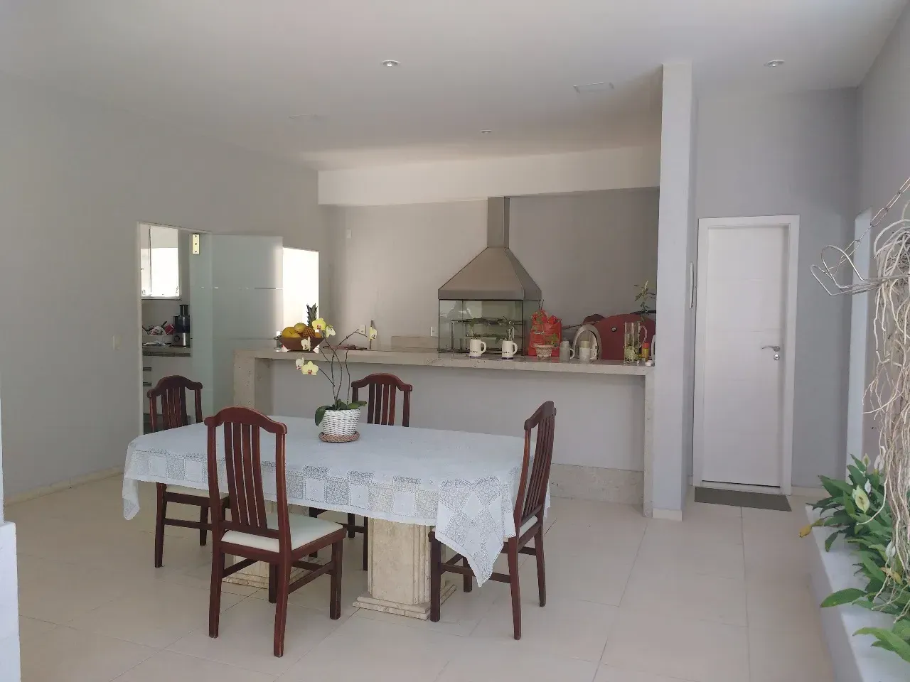 Furnished 5-bedroom house with 3 bathrooms and open-plan kitchen — photo 16
