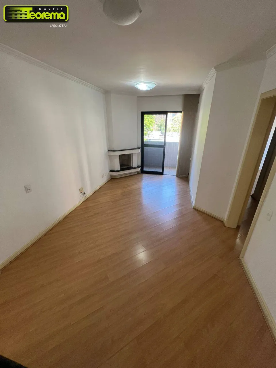 Apartamento com 2 quartos e 2 banheiros — photo 2