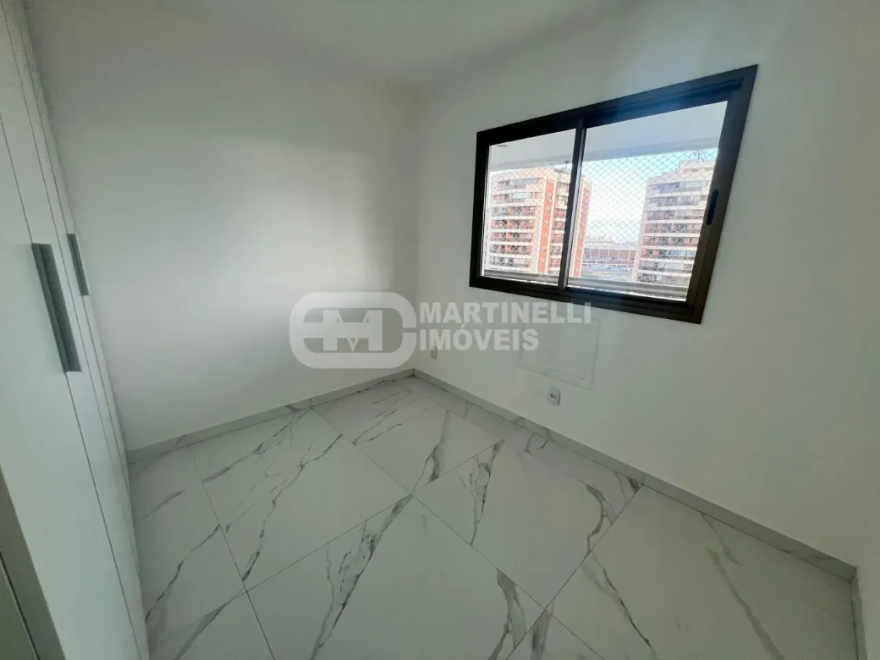 Unfurnished apartment with 3 bedrooms and 1 bathroom — photo 3