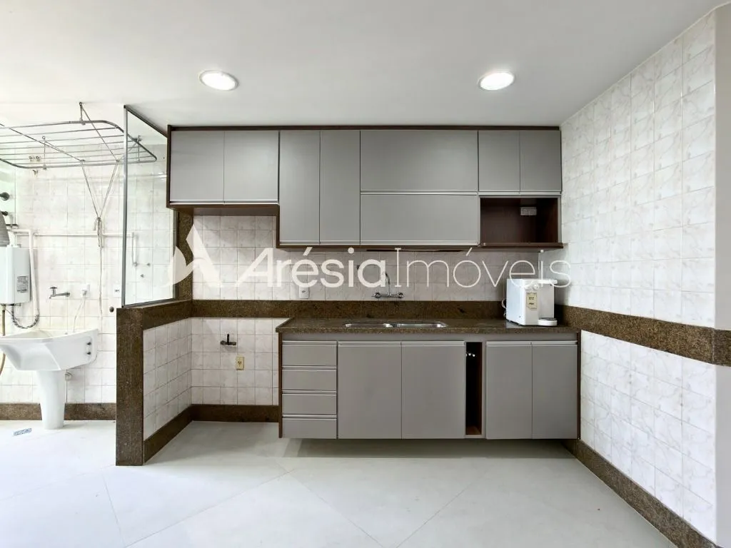 3-bedroom apartment with a bathtub — photo 19