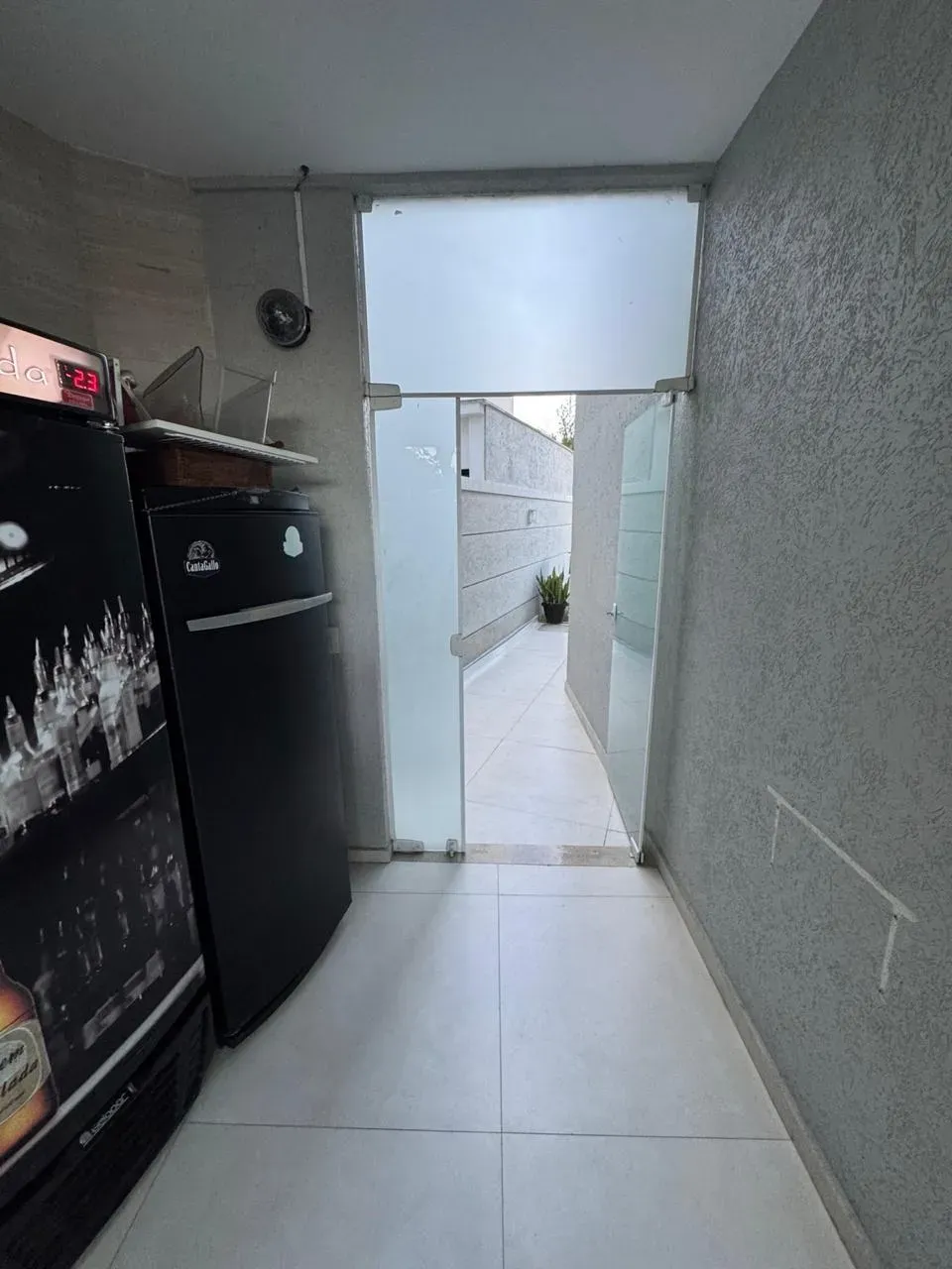 Furnished triplex home with 5 bedrooms and 5 bathrooms — photo 12
