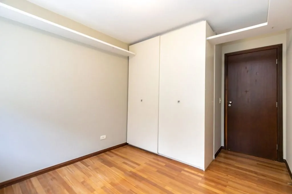 Casa industrial sin amueblar con 3 dormitorios y 890 m² — photo 14