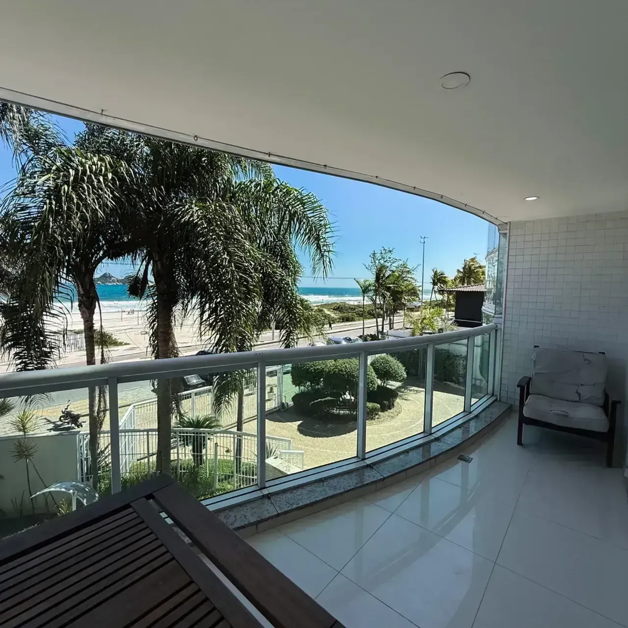 85 m² apartment with 2 bedrooms and 3 bathrooms — photo 10