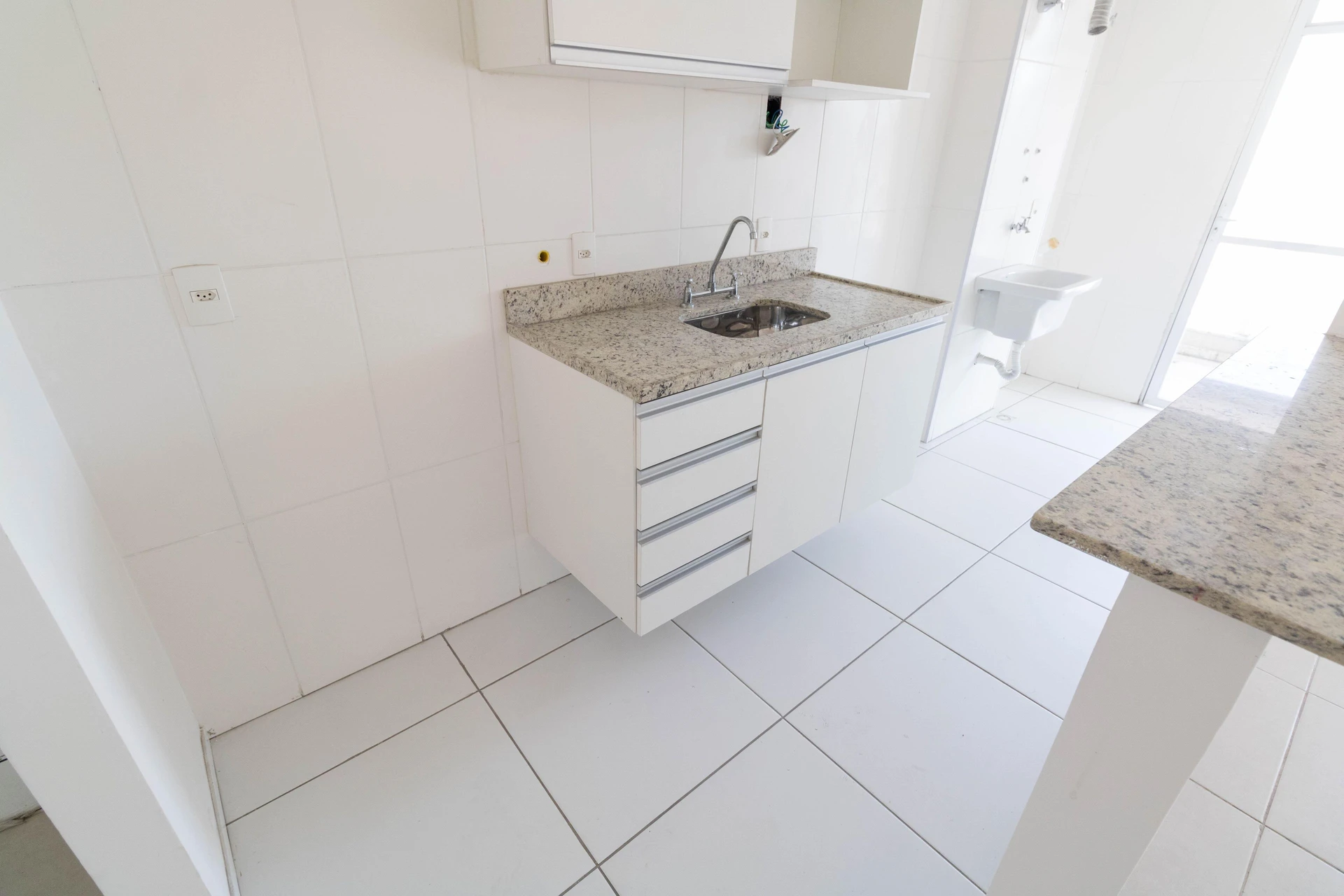 Renting apartment with 4 bedrooms and 3 bathrooms — photo 16