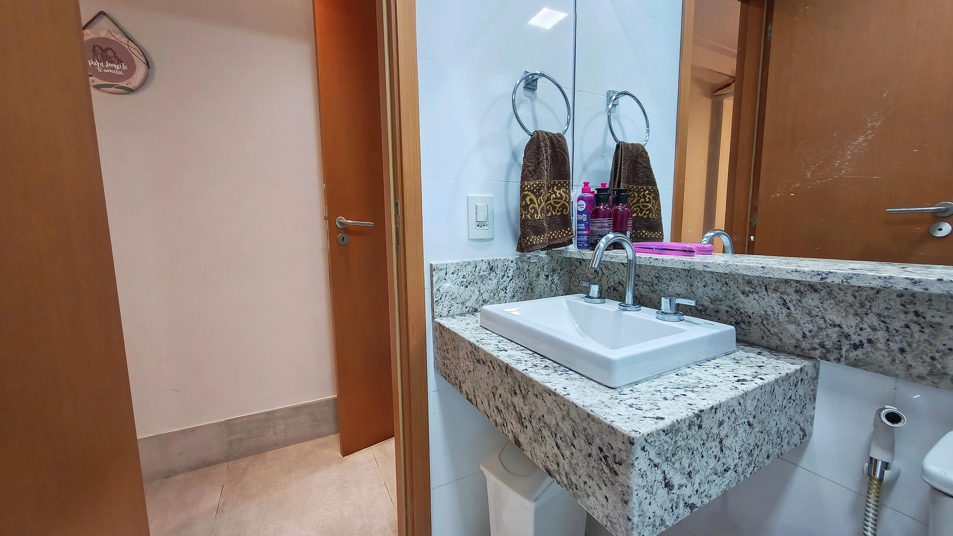Furnished apartment, 160 m², with a glass-enclosed balcony — photo 19