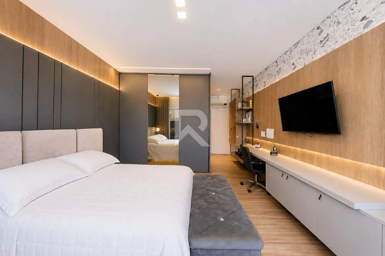 Furnished 635 m² house with 4 en-suite bedrooms and parking — photo 19