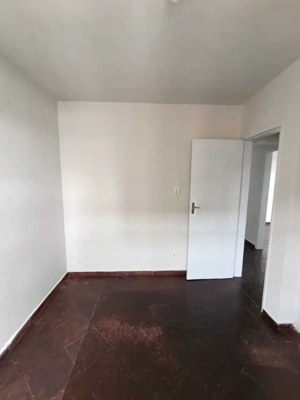 Unfurnished 3-bedroom apartment with 2 bathrooms — photo 2