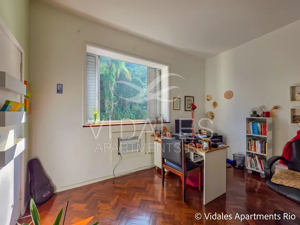 Furnished 715 m² apartment with 4 en-suite bedrooms — photo 31