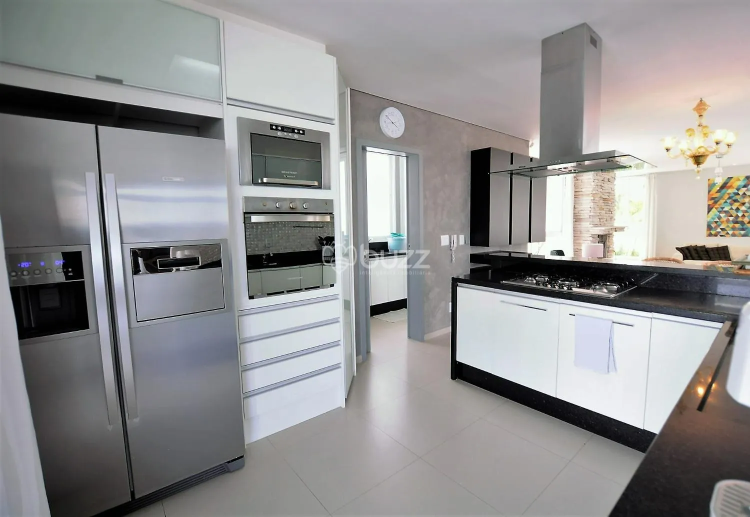 Water view in a 5-bedroom house, 343 m²