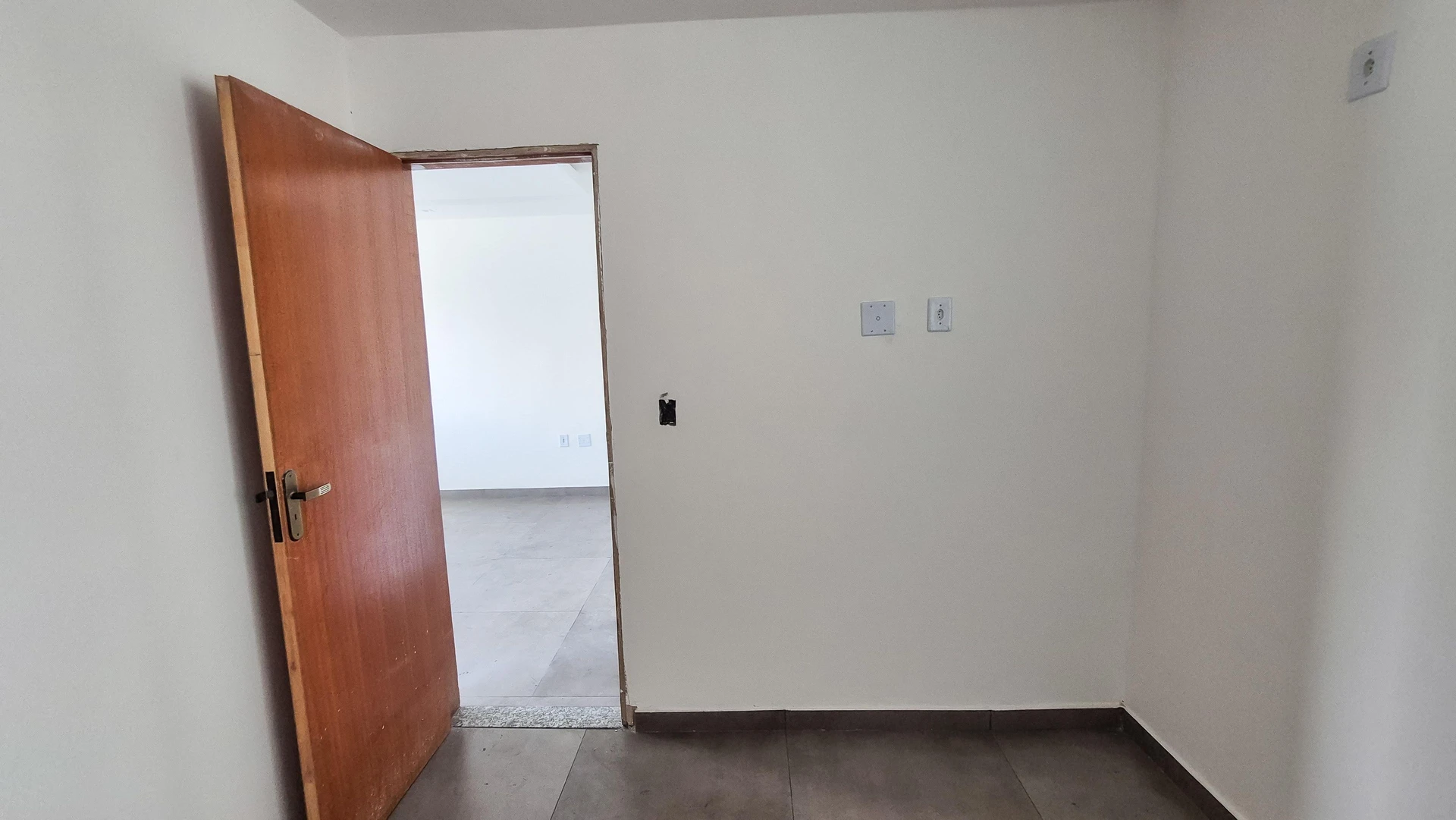 Apartment with 2 bedrooms and a balcony with grill — photo 53