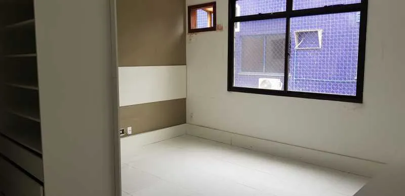Residential apartment with 3 bedrooms and a closed kitchen — photo 9