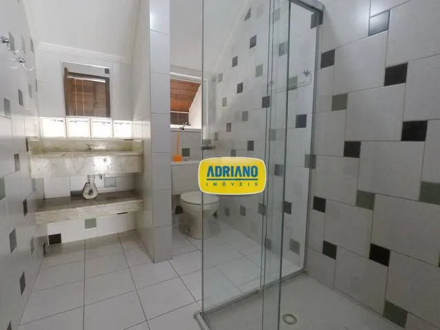 Bathtub in a 3-bedroom house, 150 m² — photo 15