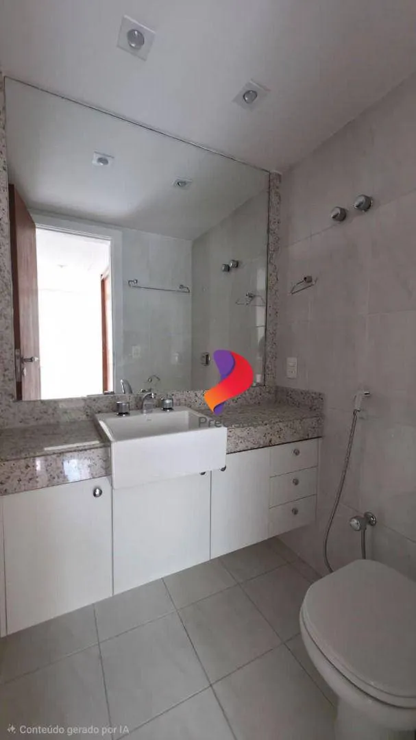 Apartment with enclosed balcony and 4 bedrooms — photo 47
