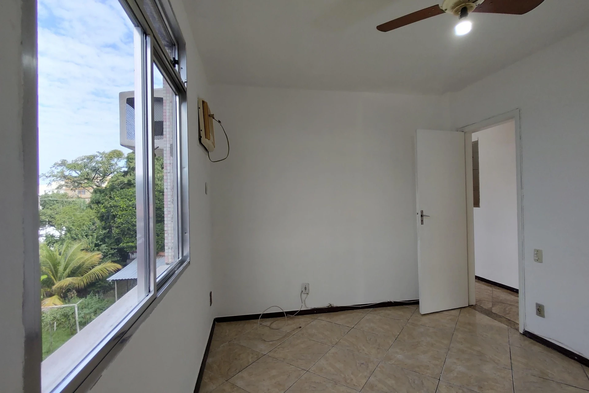Unfurnished apartment with 2 bedrooms and 1 parking space — photo 32