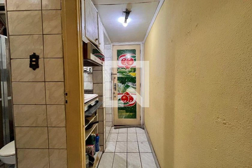 Furnished apartment, 31 m², with wood or laminate floors — photo 9