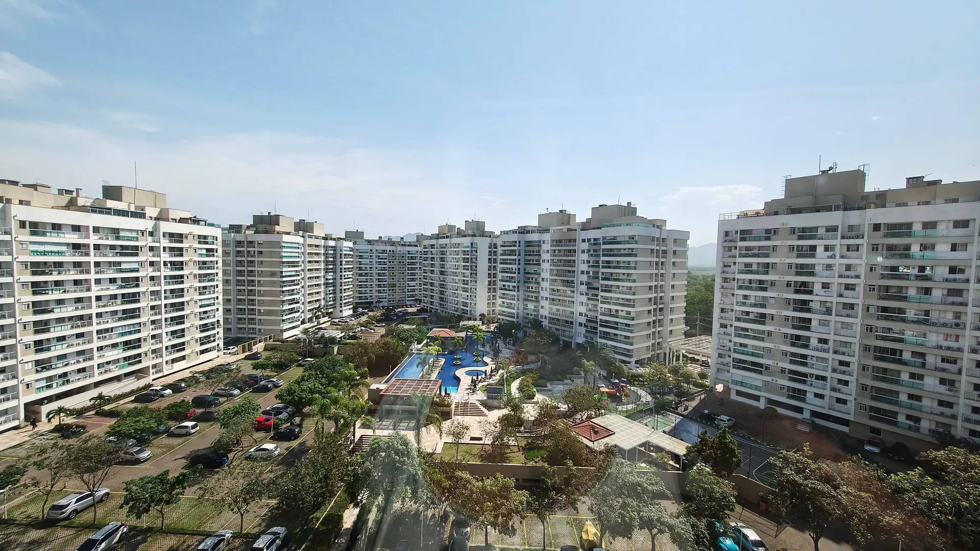 Glass-enclosed balcony in a 3-bedroom apartment, 85 m² — photo 21